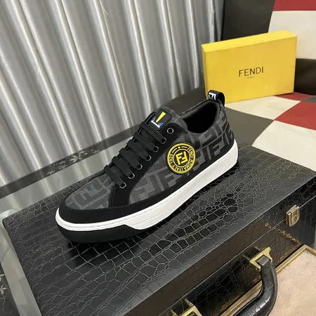 フェンディ カジュアルシューズ