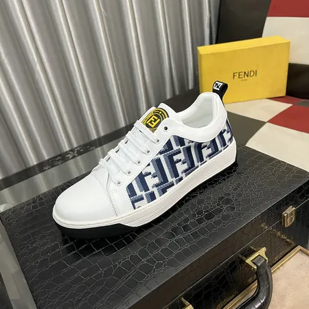 フェンディ カジュアルシューズ