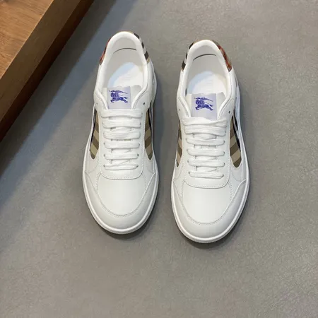 バーバリー ス カジュアルシューズ