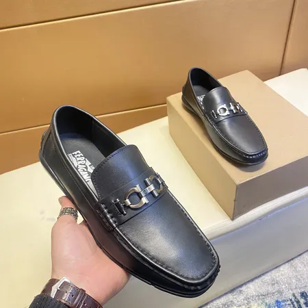 フェラガモ カジュアルシューズ