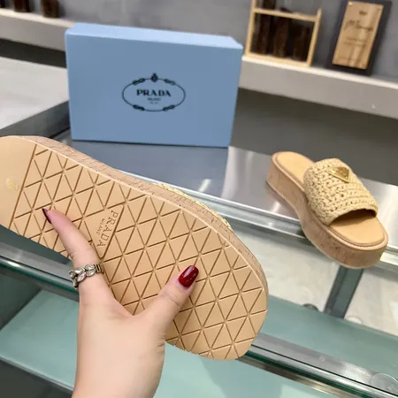 プラダ スリッパ