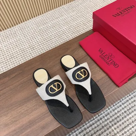 ヴァレンティノ スリッパ