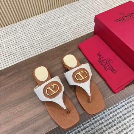 ヴァレンティノ スリッパ