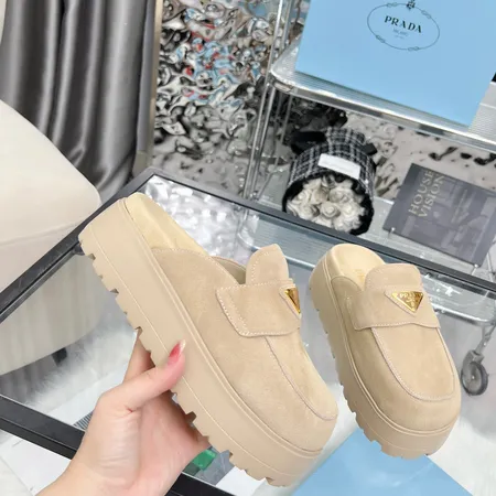 プラダ スリッパ