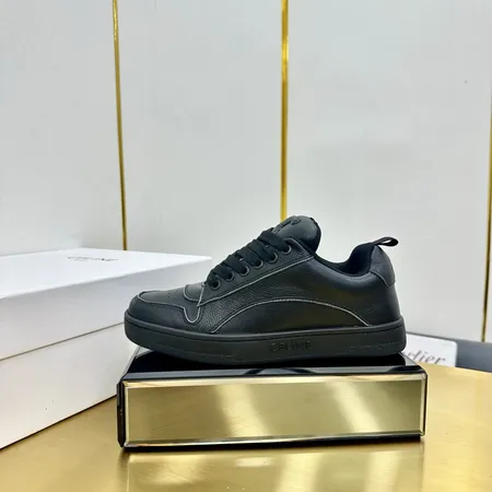 セリーヌ カジュアルシューズ