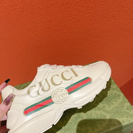 グッチ スニーカー