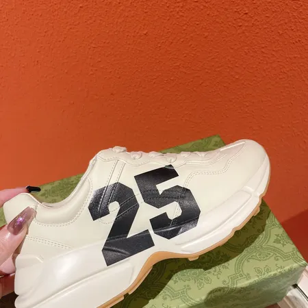 グッチ スニーカー