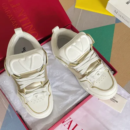 ヴァレンティノ カジュアルシューズ