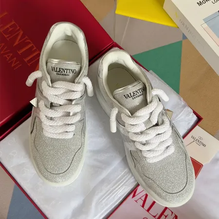 ヴァレンティノ カジュアルシューズ