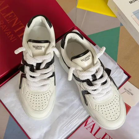 ヴァレンティノ カジュアルシューズ