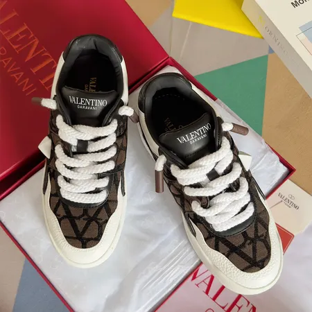 ヴァレンティノ カジュアルシューズ