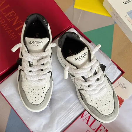 ヴァレンティノ カジュアルシューズ