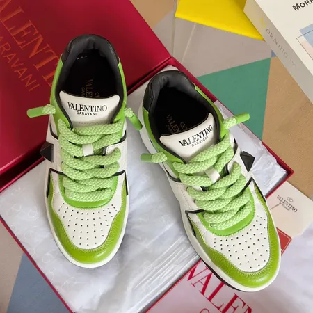ヴァレンティノ カジュアルシューズ