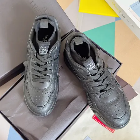 ヴァレンティノ カジュアルシューズ