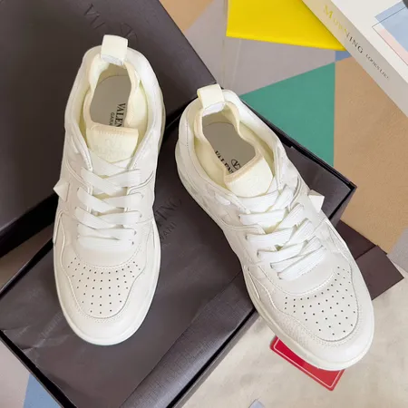 ヴァレンティノ カジュアルシューズ