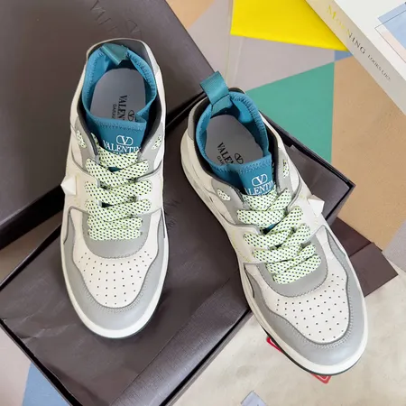 ヴァレンティノ カジュアルシューズ