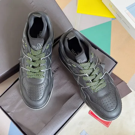 ヴァレンティノ カジュアルシューズ