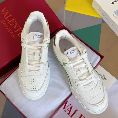 ヴァレンティノ カジュアルシューズ