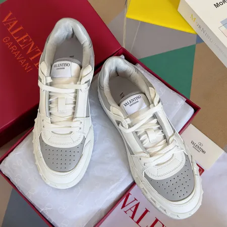 ヴァレンティノ カジュアルシューズ