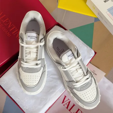 ヴァレンティノ カジュアルシューズ