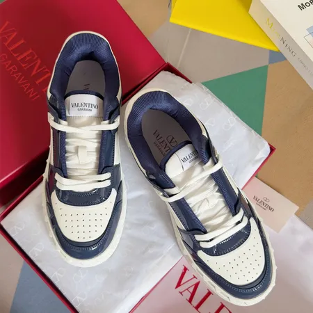 ヴァレンティノ カジュアルシューズ