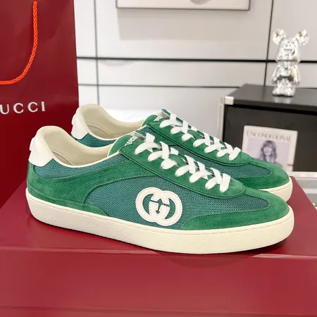 グッチ カジュアルシューズ