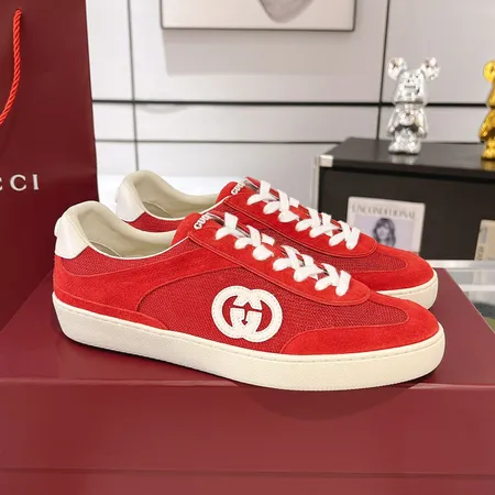 グッチ カジュアルシューズ