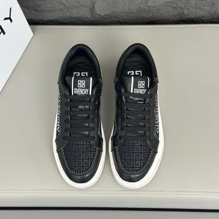 ジバンシィ カジュアルシューズ