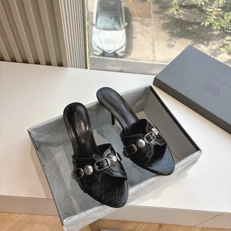 バレンシアガ サンダル