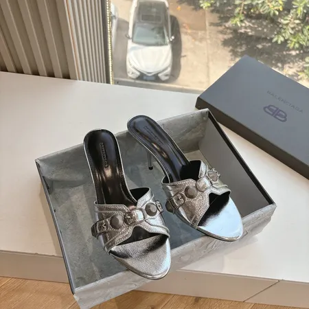 バレンシアガ サンダル