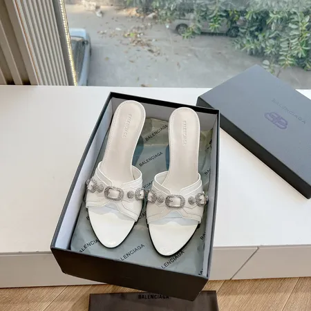 バレンシアガ サンダル