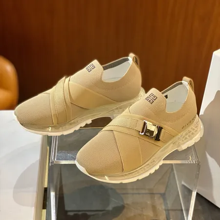 ジバンシィ スニーカー