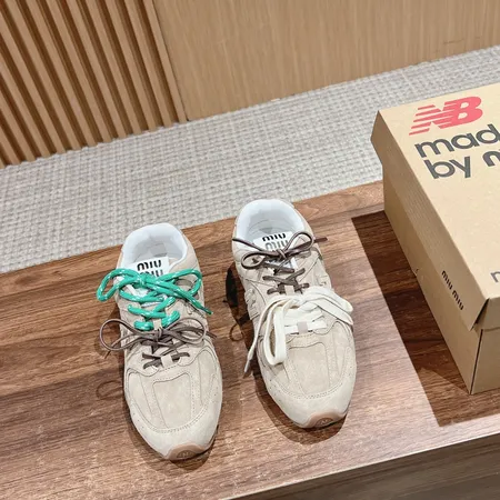 ミュウミュウ スニーカー