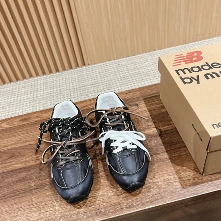 ミュウミュウ スニーカー