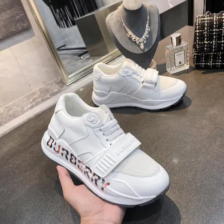 バーバリー ス カジュアルシューズ