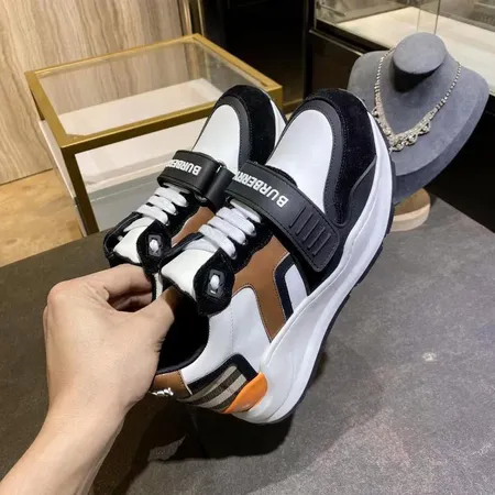 バーバリー ス カジュアルシューズ