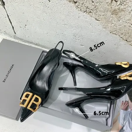 バレンシアガ サンダル