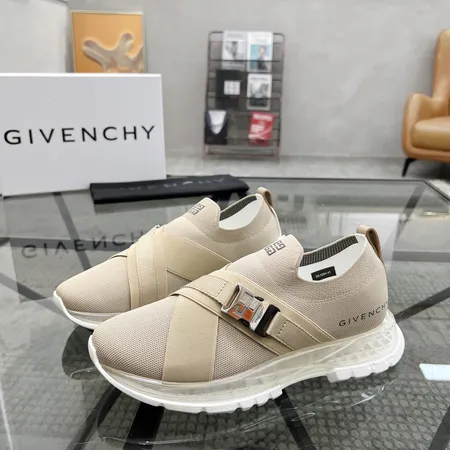 ジバンシィ スニーカー