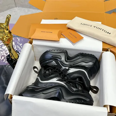 ルイヴィトン スニーカー