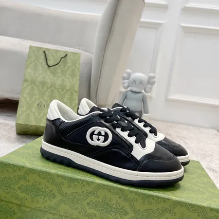 グッチ カジュアルシューズ