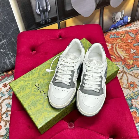 グッチ カジュアルシューズ