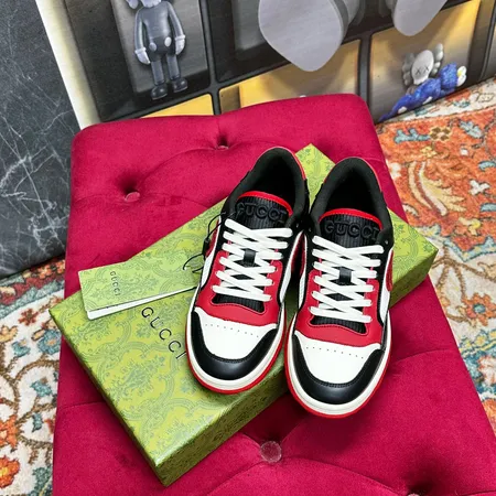 グッチ カジュアルシューズ