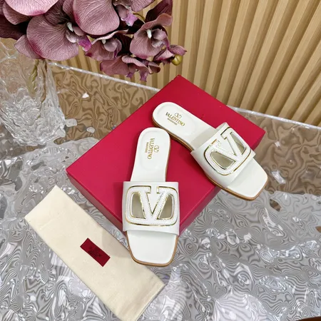 ヴァレンティノ スリッパ