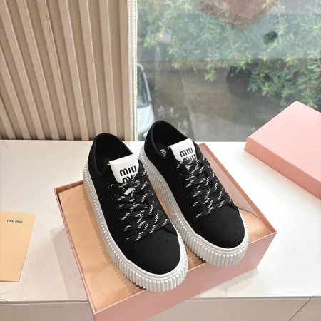 ミュウミュウ カジュアルシューズ