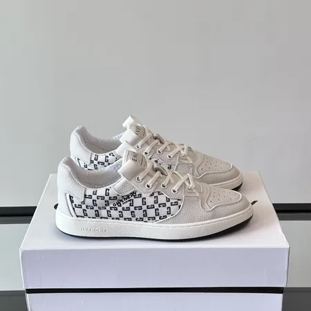 ジバンシィ カジュアルシューズ