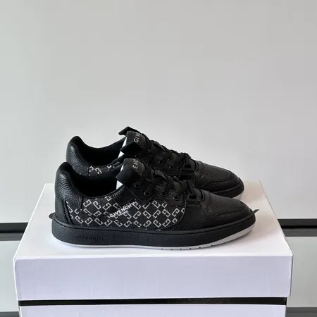 ジバンシィ カジュアルシューズ