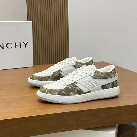 ジバンシィ カジュアルシューズ