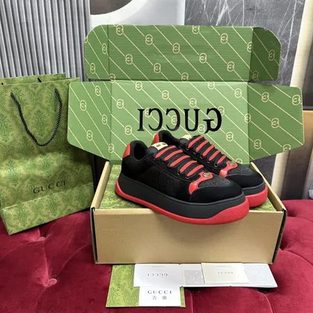 グッチ カジュアルシューズ