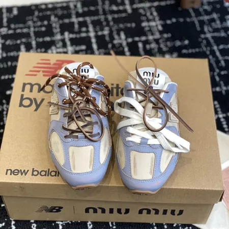 ミュウミュウ カジュアルシューズ