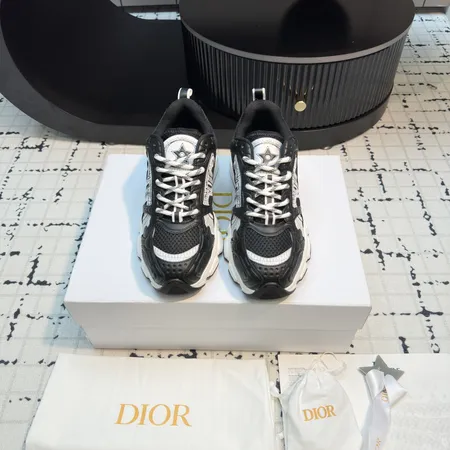 ディオール スニーカー